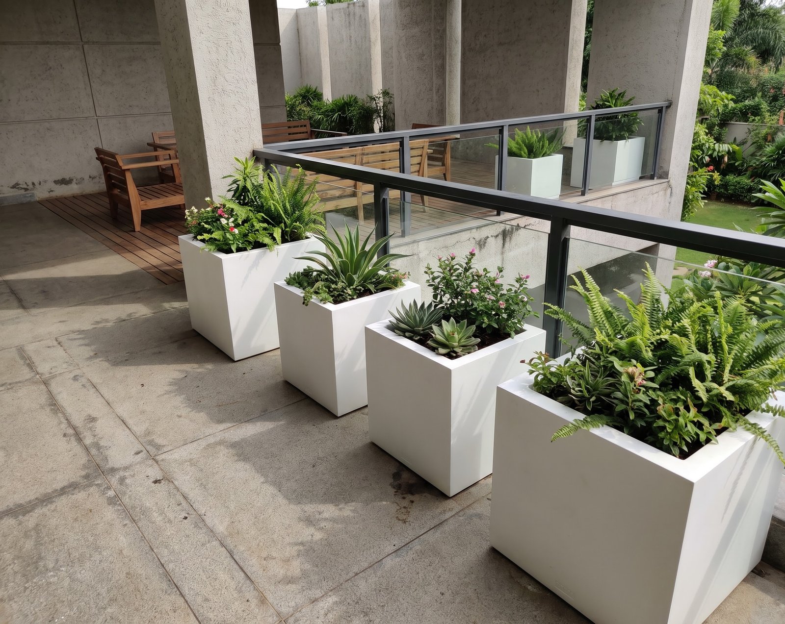 FRP Cubo Planter Durability